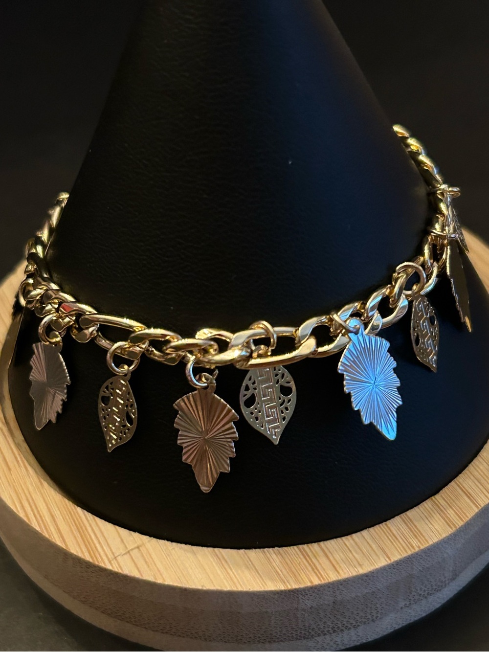 Golden Leaves Charm Dangle Chain Bracelet 7” Plus 2” Extender New